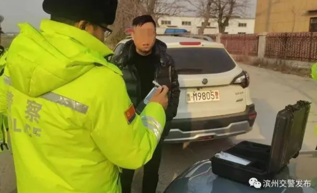 二次酒駕+無證駕駛，濱州一男子連續(xù)3次因酒駕被查獲！