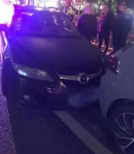 驚了！寧波男子酒駕被逮，竟把酒精測(cè)試儀“吹爆”！警察都嚇壞！